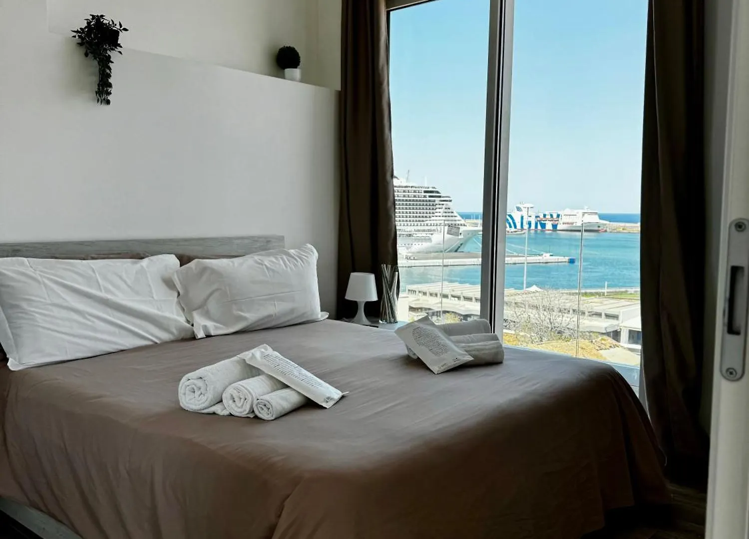 Palermo Inn Marina Exclusive View location