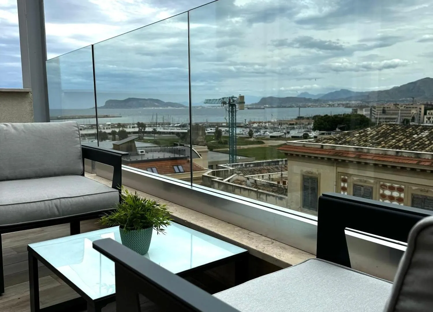 Palermo Inn Marina Exclusive View